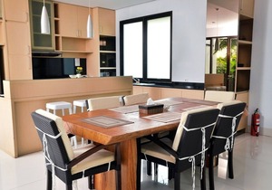 4 BR City View Villa with a private pool 3