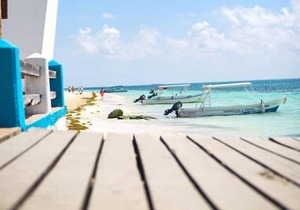 AQUA GUESTHOUSE ~ STEPS FROM BEACH ~ A+ INTERNET