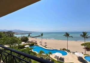 Beachfront Penthouse Private Cook & Concierge