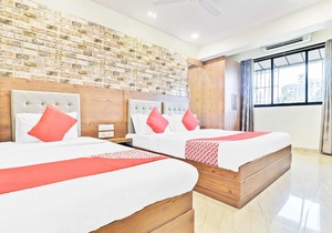 Capital O 4552 Hotel Sharada International