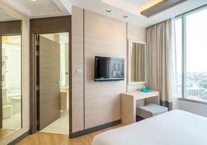 Charming Sky Bay Suite near BTS Phrakanong 简约迷人房近轻轨站 U9