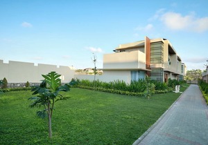 Clean, Spacious, Quiet Villa in Nusa Dua, 2 Bedrooms, Close to GWK Cultural Park
