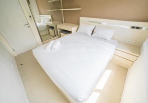 Contemporary 1BR Near Cihampelas at Parahyangan Residence Apartment By Travelio