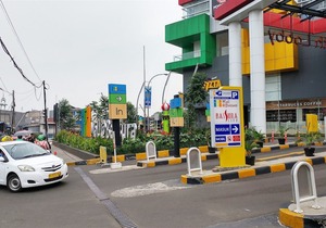 Contemporary 2Br at Bassura City Apartment