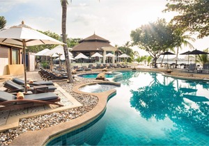 DELUXE JACUZZI SUITE 4