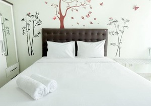 Homey Studio @ Grand Dhika City Apartment By Travelio