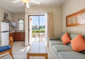 Hotel ∙ Magnificent 1BR Condo Steps to Las Palmas Park