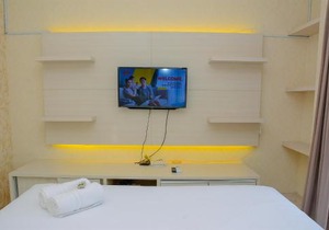 Minimalist and Cozy 1BR Apartment at The Boulevard By Travelio