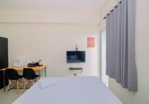 Minimalist Studio Room Bogorienze Resort near The Jungle By Travelio