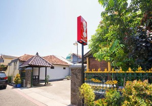OYO 1642 Penginapan Anggrek Syariah 2