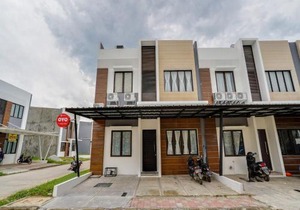 OYO Life 90211 I-sidji Inn
