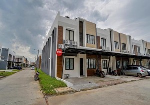 OYO Life 90211 I-sidji Inn