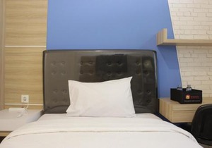 Pleasant Studio Semi Apartment at The Lodge Paskal near BINUS University By Travelio