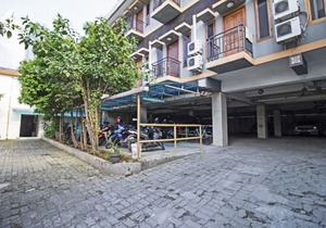 RedDoorz Plus Near Ciputra World Kuningan 2