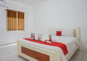 RedDoorz Plus near Taman Rekreasi Selecta 2