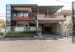 RedDoorz @ Soekarno Hatta Indah