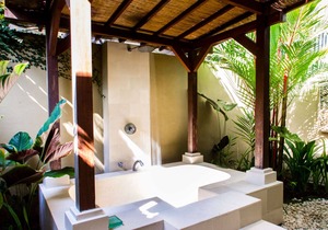 Rent a Luxury Villa in Bali Close to the Beach, Bali Villa 2074
