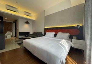 Ruby Apartment #4