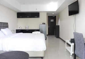 Strategic Studio Room Tamansari La Grande Apartment By Travelio