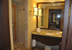 SuperExecutive+900 SF private deck and hot tub for 6 on-the-beach 5 star resort