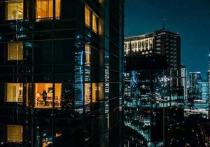 The Ritz-Carlton Jakarta, Mega Kuningan