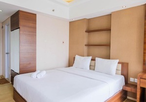Trendy and Convenient Studio Bintaro Plaza Apartment By Travelio