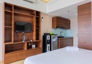 Trendy and Convenient Studio Bintaro Plaza Apartment By Travelio