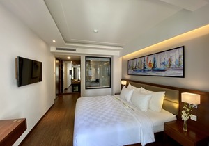 Uptown Hotel
