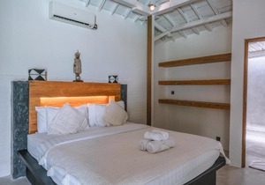 Villa Kazz 3 - Villa 3 Joglo style - 3 bdr - AMAZING LOCATION