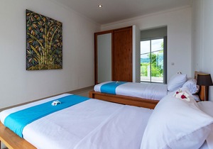 Villa Lovina-beach 2, luxury 5 * villa, staff, beachfront, pool, free boattrip