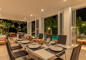 Villa Lovina-beach 2, luxury 5 * villa, staff, beachfront, pool, free boattrip
