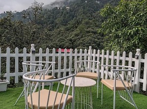 Charming Forest Resort Barbeque Bonfire | Landour