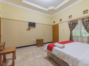 Oyo Bumi Eyang Enin Homestay Syariah | Tasikmalaya