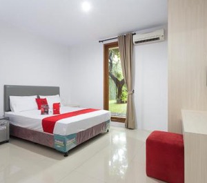 Reddoorz Cilandak Town Square 