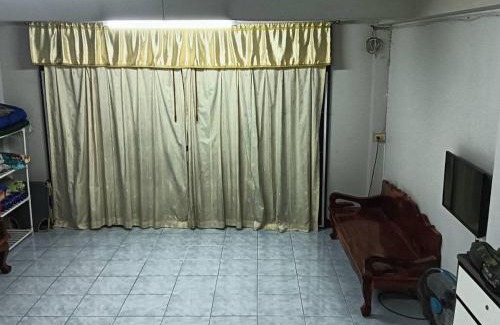 Pak Chong Apartment | เจแปน บ้านพักรายวัน