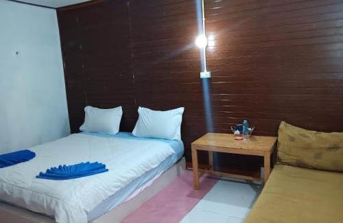 Khlong Thom Hostel | เพชรมาลีรีสอร์ท