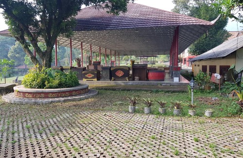 Cilobak Bed & Breakfast | 100 m² Bed and breakfast ∙ 2 bedrooms ∙ 23 guests
