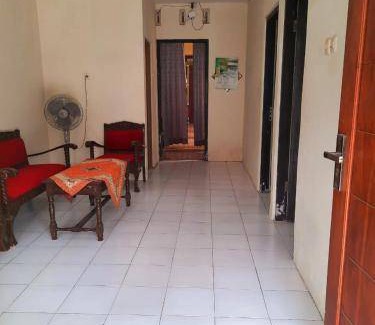 Mertoyudan House | 100 m² House ∙ 2 bedrooms ∙ 6 guests