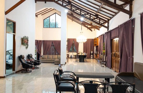 Lembang House | 100 m² House ∙ 4 bedrooms ∙ 15 guests