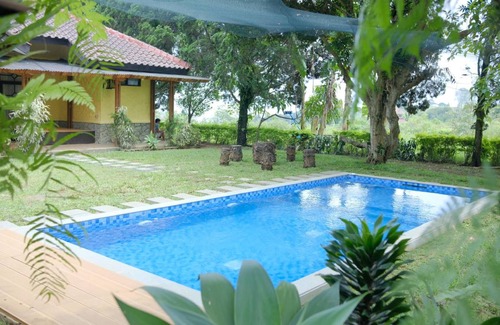 Ciater Villa | 100 m² Villa ∙ 2 bedrooms ∙ 11 guests