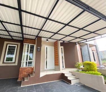 Cijeruk Villa | 100 m² Villa ∙ 3 bedrooms ∙ 12 guests