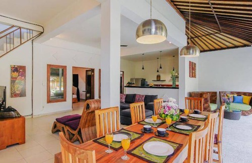 Sunset Road Resort | 1000 m² Resort ∙ 4 bedrooms ∙ 12 guests
