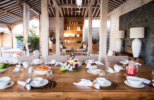 Kerobokan Villa | 1070 m² Villa ∙ 12 bedrooms ∙ 24 guests