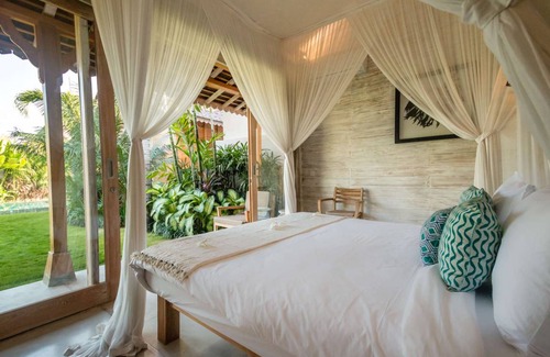 Kerobokan Villa | 1070 m² Villa ∙ 12 bedrooms ∙ 24 guests