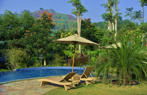 Cipanas Hotel | 116 m² Hotel ∙ 2 bedrooms ∙ 4 guests