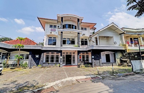 Bandung Hotel | 12 m² Hotel ∙ 10 guests