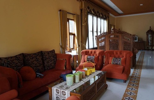 Tulungagung Hotel | 12 m² Hotel ∙ 4 guests