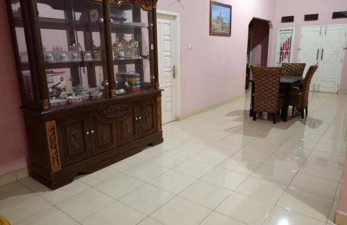 Pagar Alam House | 120 m² House ∙ 3 bedrooms ∙ 10 guests