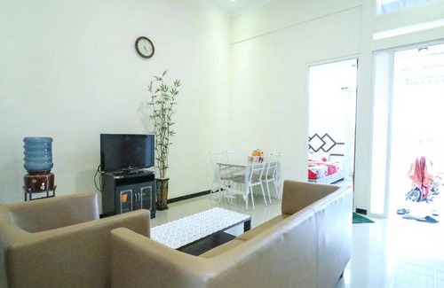 Sidomulyo Villa | 120 m² Villa ∙ 3 bedrooms ∙ 10 guests