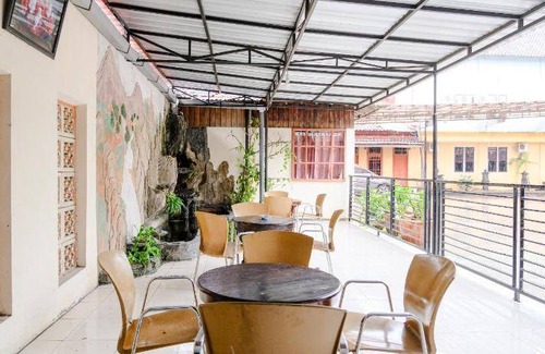 Nganjuk Hotel | 13 m² Hotel ∙ 8 guests